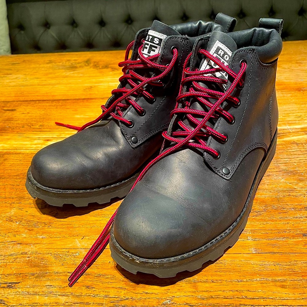 ROOTS Brand New BLACK LEATHER HIKING BOOTS